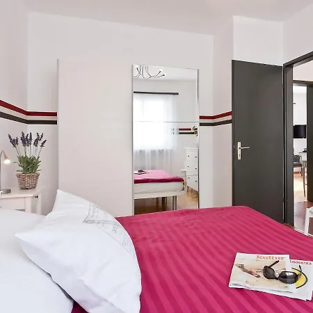 Suite-17 By Interhome Apartment *